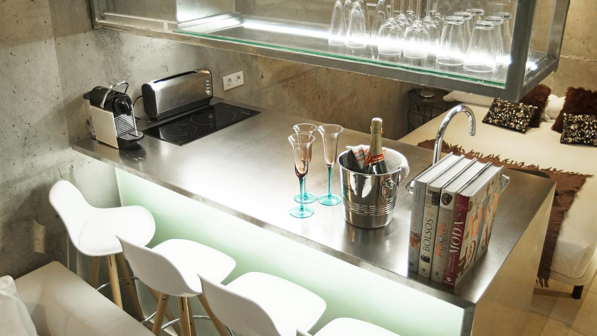 Apartment Barcelona Rentals - Pool Terrace In City Center Exteriör bild