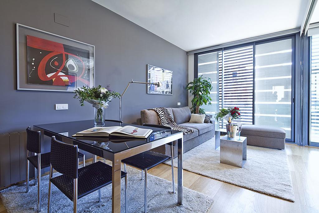 Apartment Barcelona Rentals - Pool Terrace In City Center Exteriör bild
