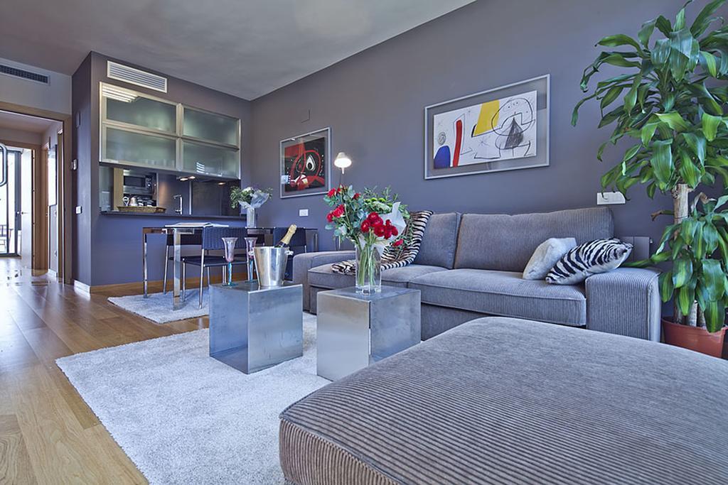 Apartment Barcelona Rentals - Pool Terrace In City Center Exteriör bild