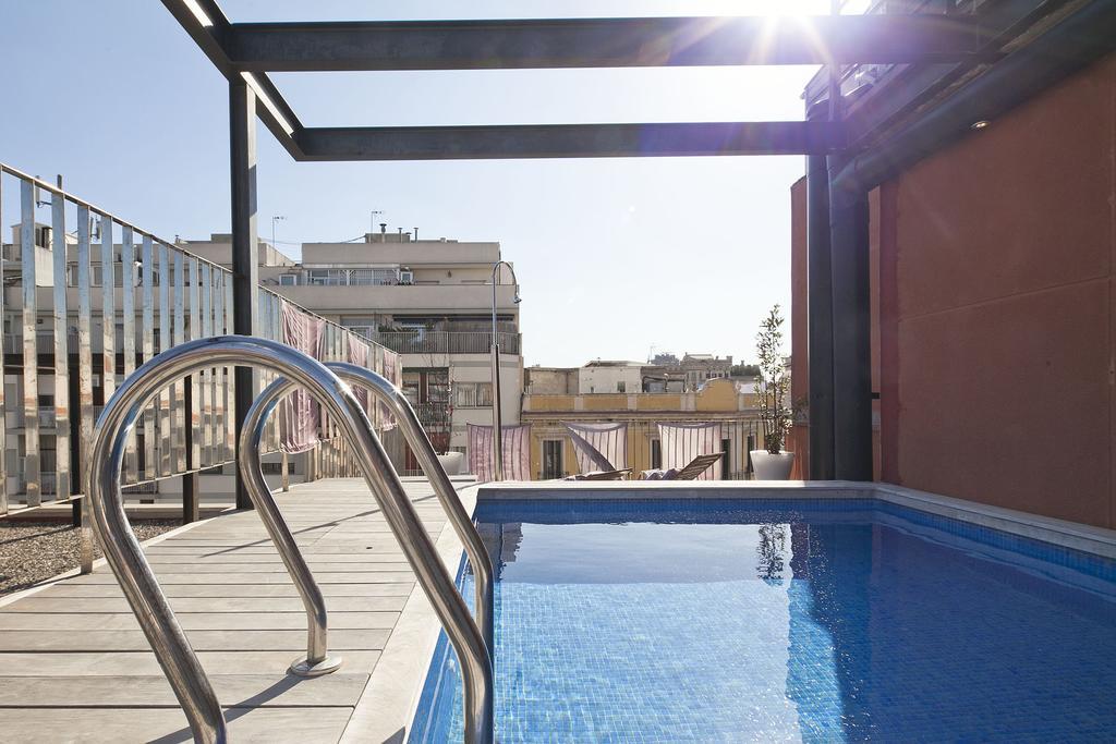 Apartment Barcelona Rentals - Pool Terrace In City Center Exteriör bild